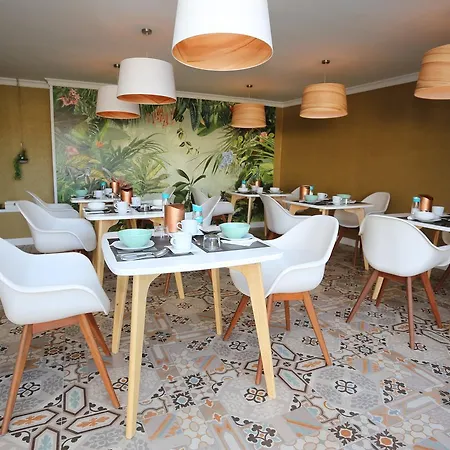The Vintage Club Caters To Gay Men Hotell 3*