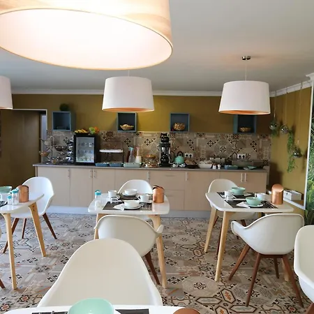The Vintage Club Caters To Gay Men Hotell